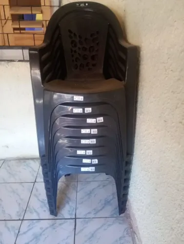 Cadeiras de plastico 