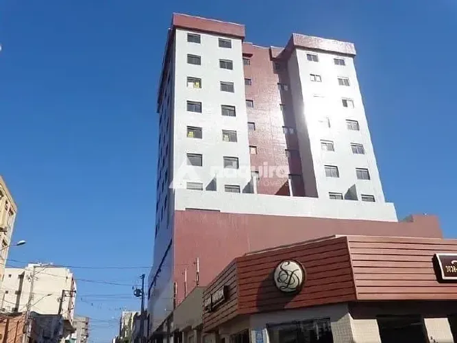 Apartamento à venda, contendo 1 quarto e 1 vaga de garagem no Centro de Ponta Grossa, PR