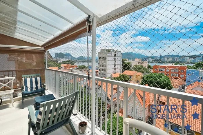 Cobertura duplex reformada na Urca! 160m²