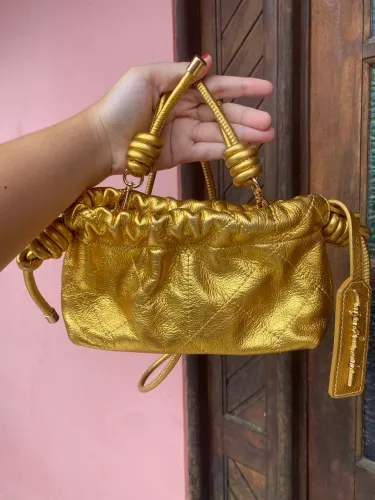 Bolsa Luiza Barcelos original em couro legítimo metalizado dourado