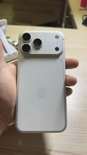 IPHONE BRANCO SILVER - 17Pro max