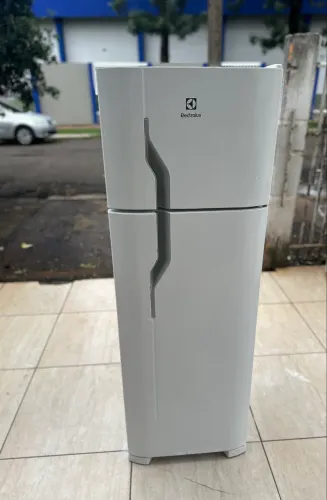 Geladeira Electrolux Duplex 260 litros (Dou Garantia)