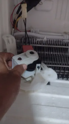 Conserto de geladeira e freezer e bebedouro na residência