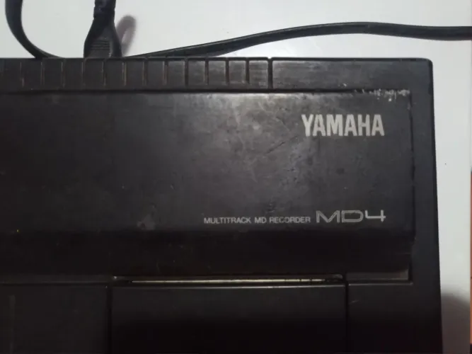 Mesa de som Yamaha MD4