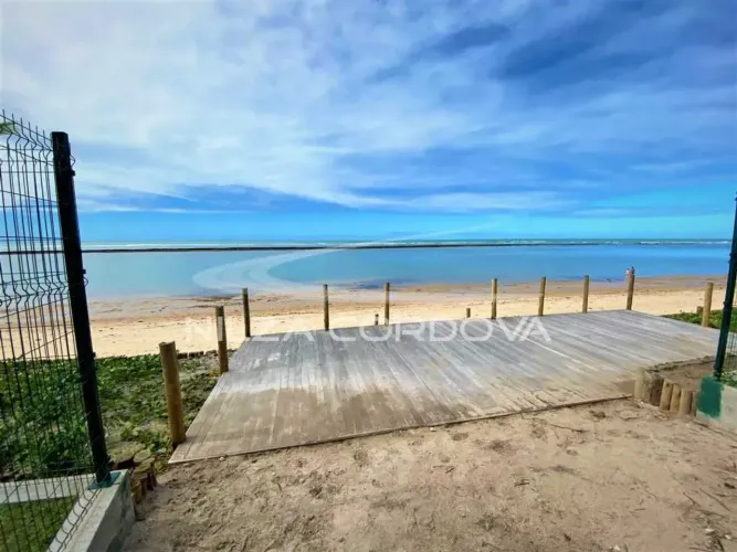 CASA DE LUXO COM PISCINA PRIVATIVA EM CONDOMINIO PÉ NA AREIA EM ARRAIAL D AJUDA