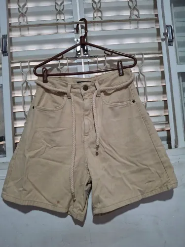 Vendo Shorts Jeans Feminino Creme