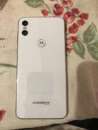 Celular motorola one