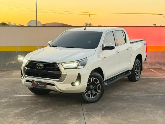 Toyota Hilux CD SRX 4X4 2.8 TDI 16V Diesel Aut. 2025