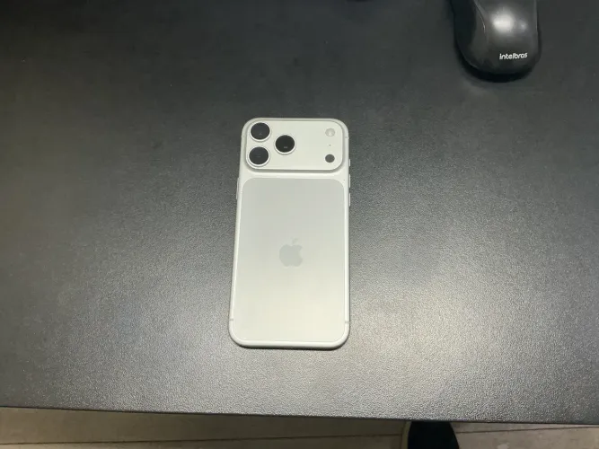 iPhone 17 Pro Max Prata