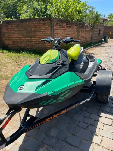 Jet Ski Sea-Doo Spark Trixx 900 - Ano 2018 + Carreta Rodoviária