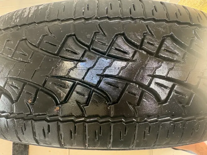 4 pneus 225-60-18 Pirelli scorpion