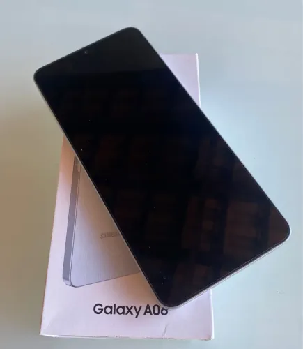 Celular Samsung Galaxy A06 - Seminovo em estado de novo