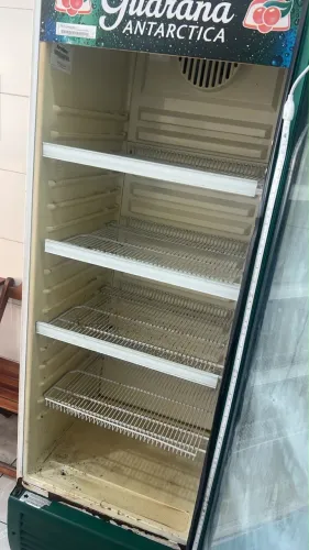 EXPOSITOR DE BEBIDAS