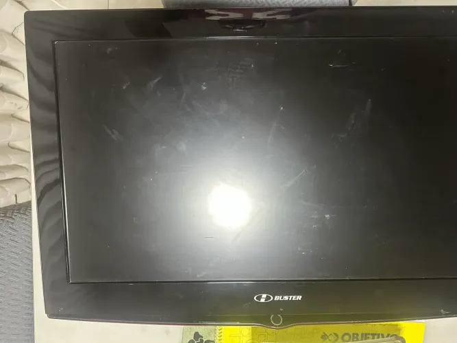 Tv 32 polegadas c/defeito