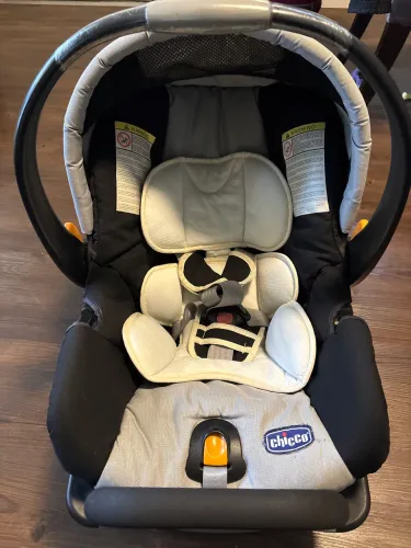 Bebê conforto Chicco com base