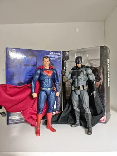 Batman e Superman Sh Figuarts