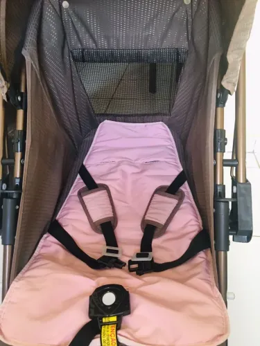 Lindo carrinho de bebê