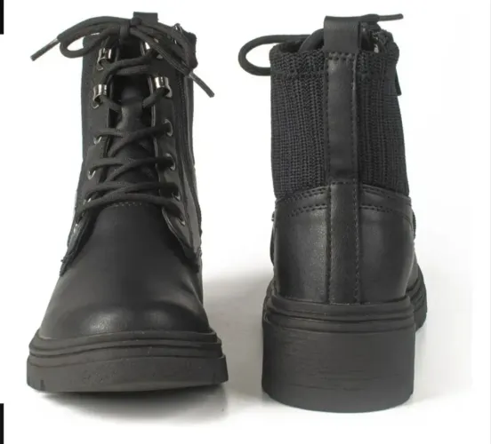  Bota Dakota tratorada com detalhe em malha no cano