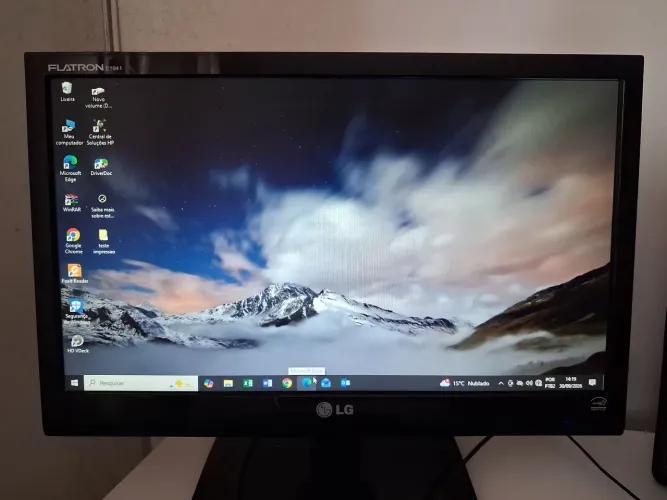 Vendo Computador completo em ótimo estado e funcionando perfeitamente, com Monitor LG.