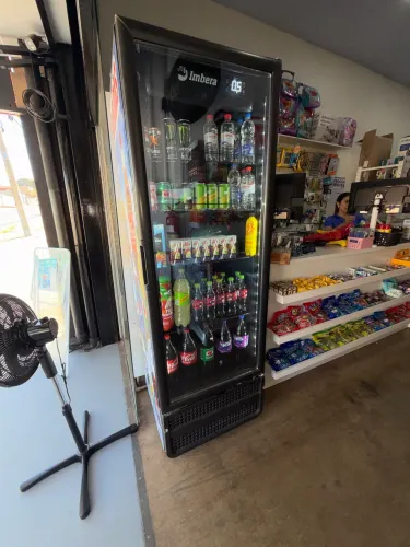 Cervejeira Imbera 569 Litros Porta De Vidro Full Black com led - temperatura: -6ºC a +2°C 
