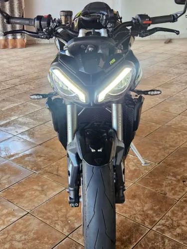 Street triplo RS preto Phantom