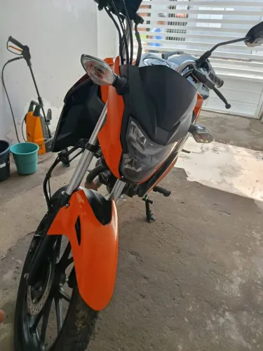 Titan 160