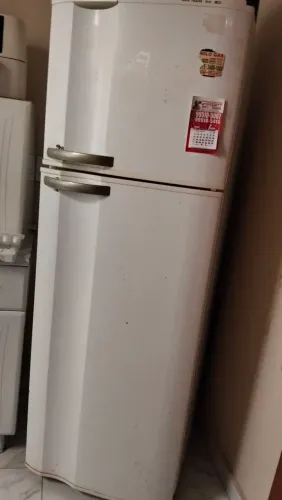 Vendo geladeira Eletrolux 