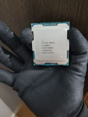 Intel Xeon E5-2680 v4 14 Núcleos / 28 Threads