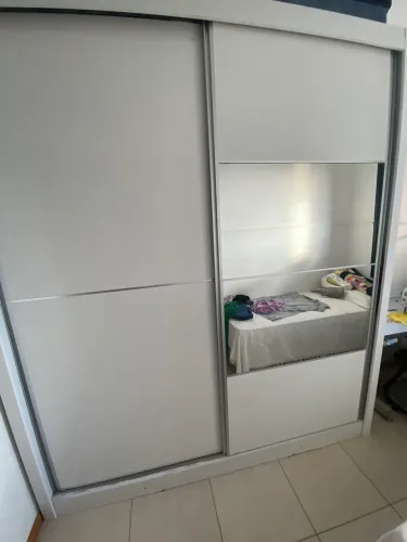 Guarda-Roupa Casal com Espelho - Pituba