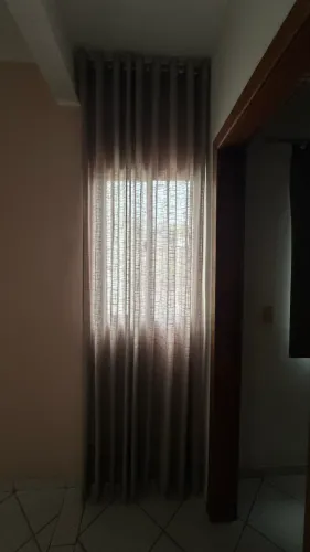 Cortina linho com trilho suíço