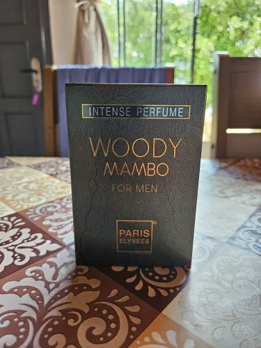 Perfume paris elysees woody mambo