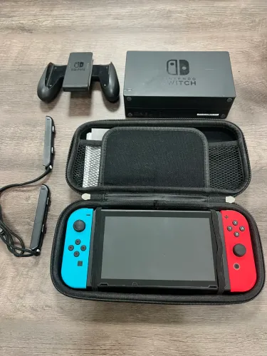 Nintendo Switch Completo + 8 Jogos + 2 Controles Extras - Excelente Estado