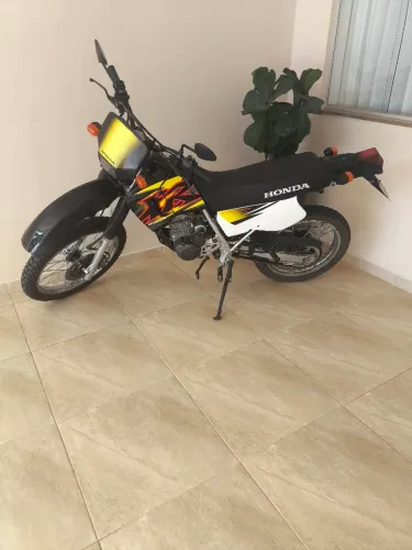 XR 200 moto para colecionador documentos em dia moto impecável 