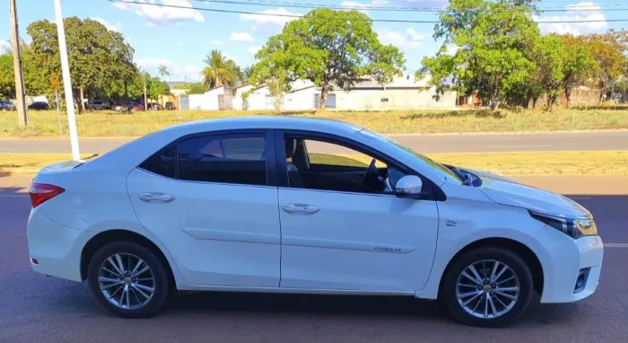 Toyota Corolla Altis 2.0 Flex 16V Aut. 2015