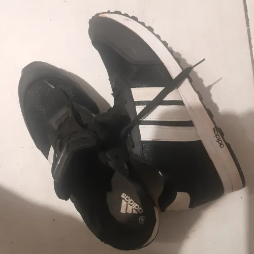 Tenis adidas