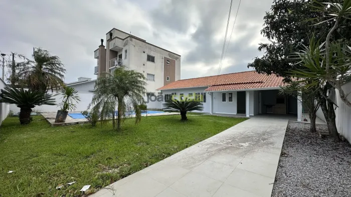 Casa à venda em Aririú, Palhoça: 120m² e 3 quartos