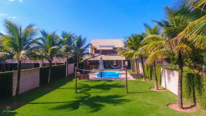 Casa com piscina para aluguel com 4 quartos em Canto Grande - Bombinhas - SC