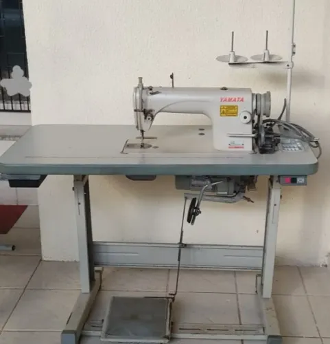 Maquina de Costura Reta Industrial