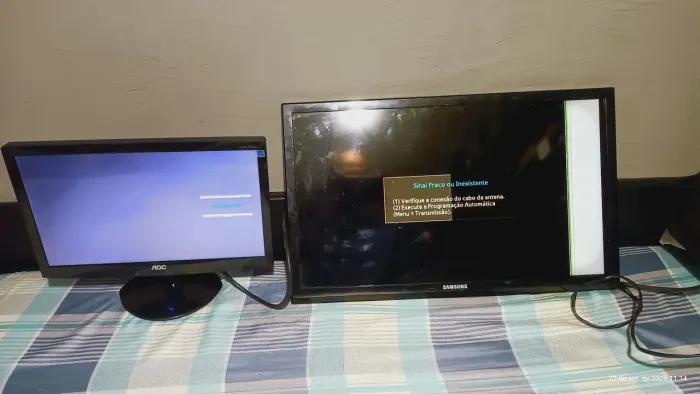 Monitores AOC e Samsung