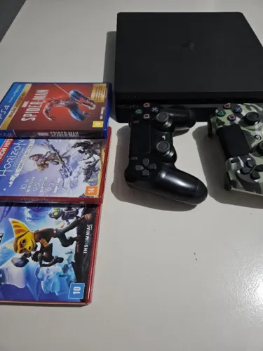 PlayStation 4 - PS4