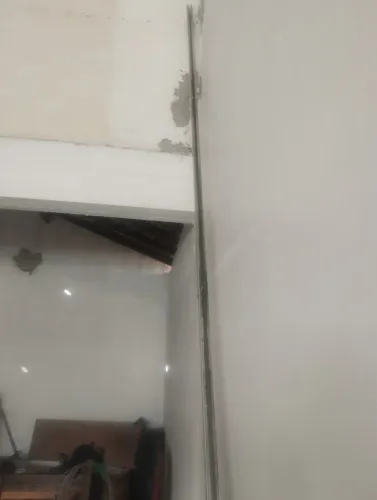 Vendo perfil de alumínio c/ calha 4,27 MTS. usado