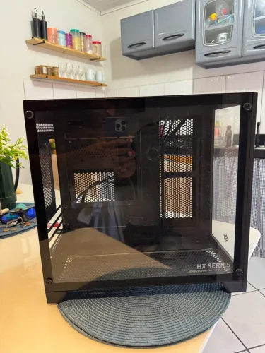 Gabinete gamer Hx710L