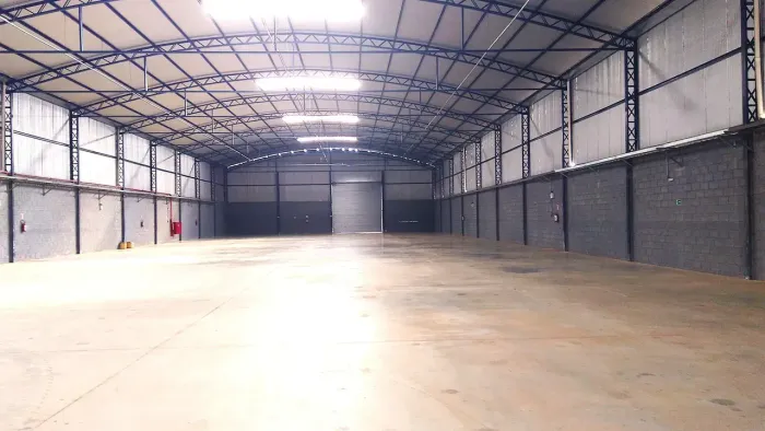 GALPÃO para LOCAÇÃO com 2000 M2 em Bairro da Roseira - Extrema - MG
