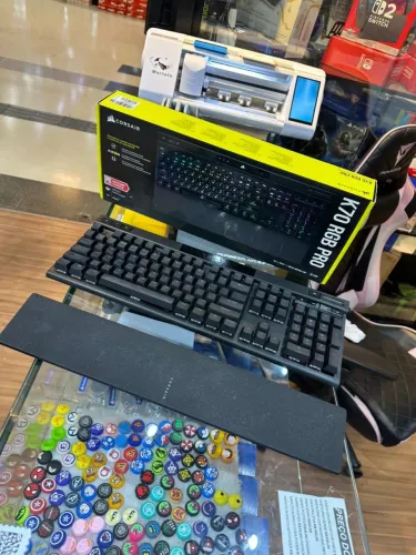 VENDO OU TROCO TECLADO GAMER MECÂNICO CORSAIR K70 SWITCH TECNOLOGIA AXON ACEITO CARTÃO