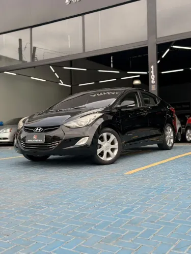 Hyundai Elantra GLS 1.8 16V Aut. 2013