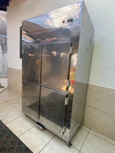 Geladeira comercial minicâmara fria 732 L inox