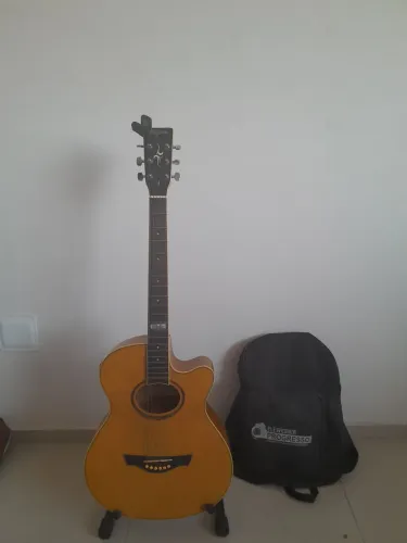 [R$ 250] Violão Tagima (original) + suporte + capa  [VENDER LOGO]