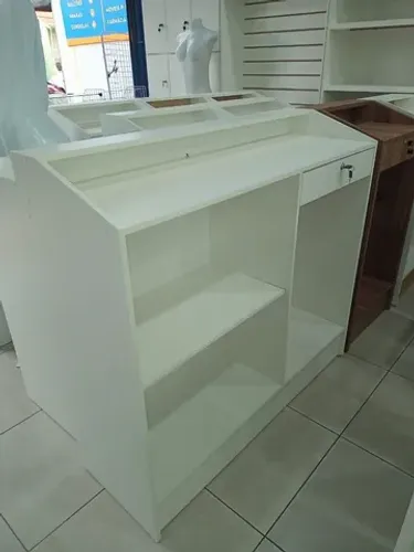 Móveis para lojas