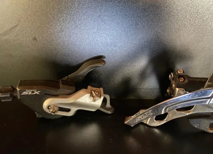 Trocador Alavanca e câmbio dianteiro Shimano Slx Sl-m670