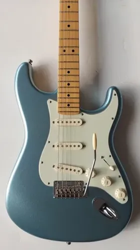 guitarra fender american deluxe stratocaster